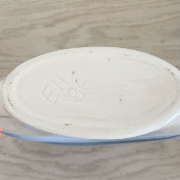 Vintage 1980s Art Deco Style Cornflower Blue and Cream Flat Round Ceramic Vase - Picture 4 of 13